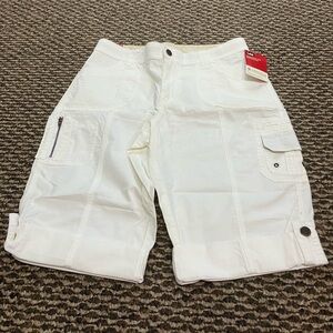 Lee women’s comfort fit shirts size 10P color white new with tags